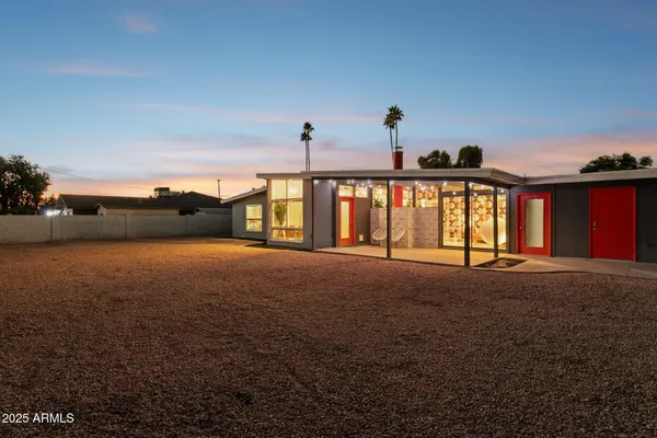 $799,995 | 2055 West Windsor Avenue, Phoenix, AZ 85009