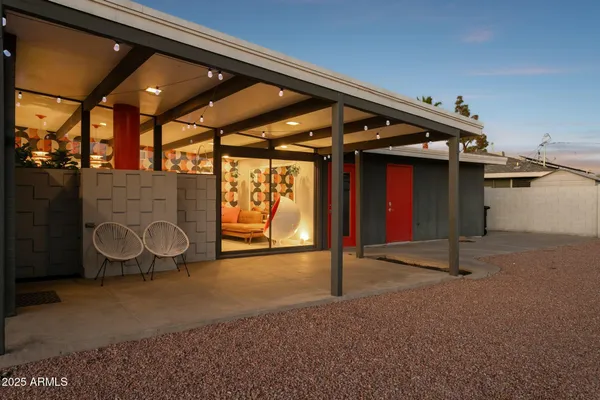 $799,995 | 2055 West Windsor Avenue, Phoenix, AZ 85009