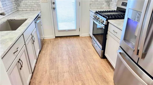 $1,850 | 6243 Shoreview Circle, Flowery Branch, GA 30542