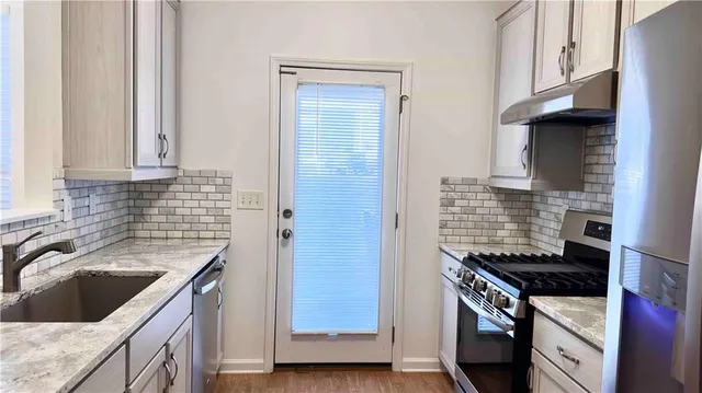 $1,850 | 6243 Shoreview Circle, Flowery Branch, GA 30542