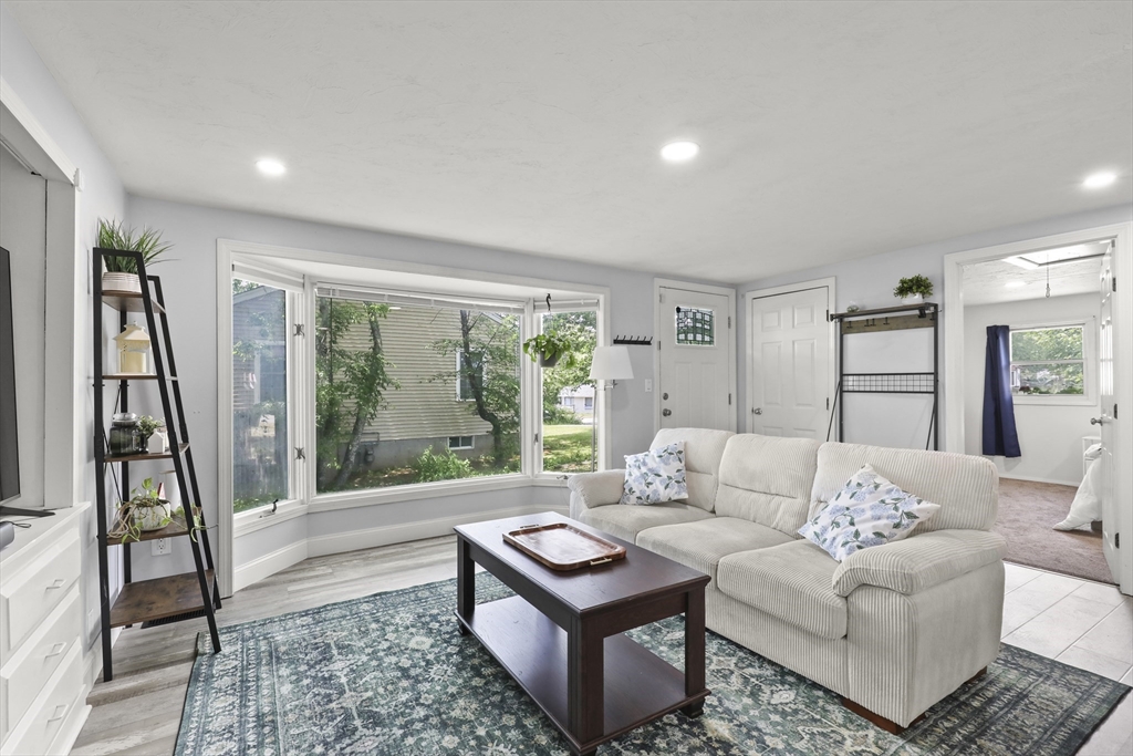 46 Sunset Boulevard Wareham, MA 02538 - Photo 5 of 30