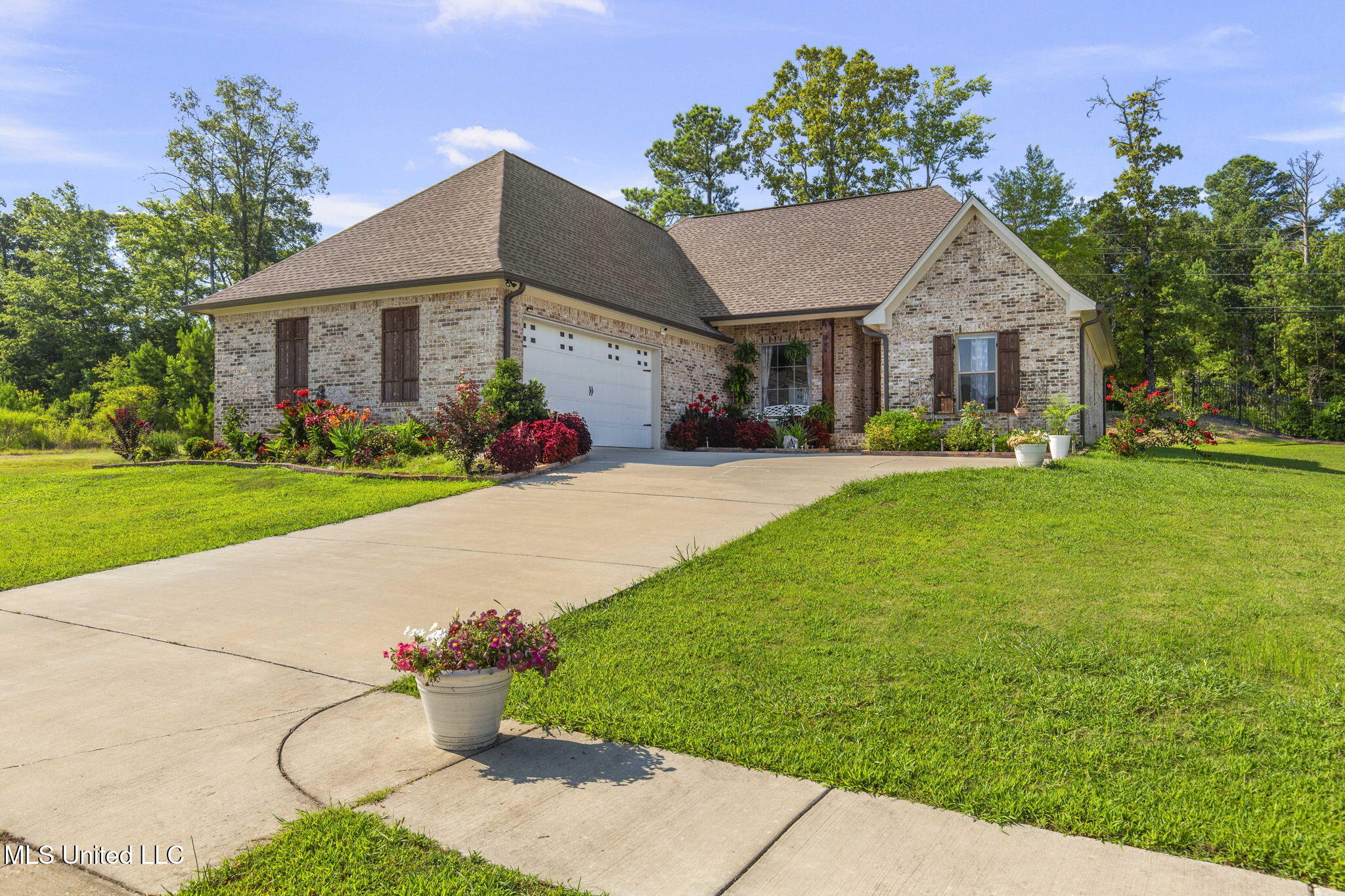 600 Ponderosa Drive Flowood, MS 39232 - Photo 2 of 63 front