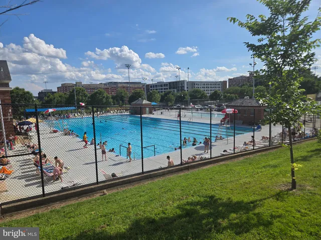 a view of a tennis court