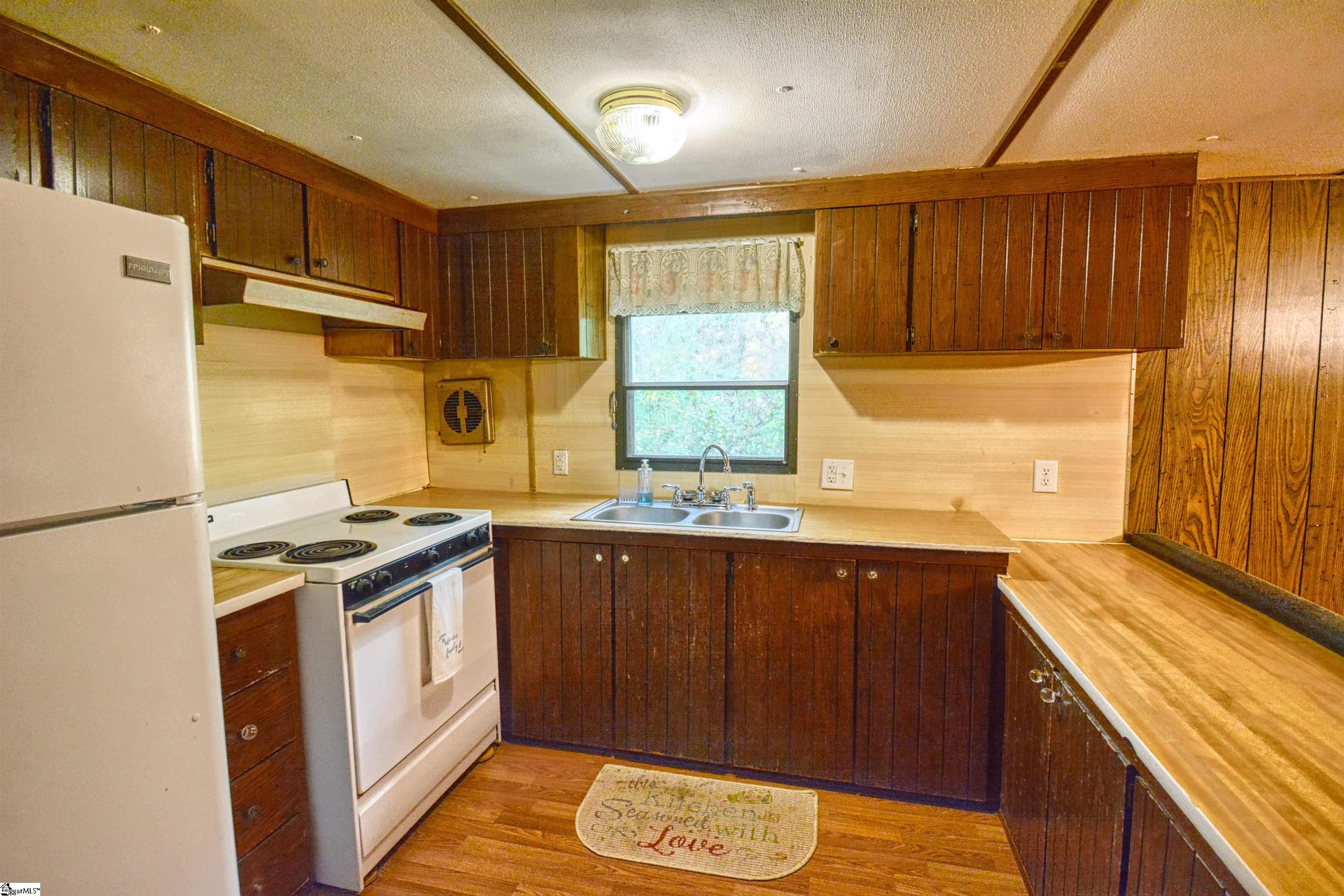 2430 East Tyger Bridge Road Greer, SC 29651 - Photo 4 of 27