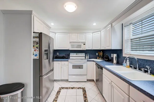 $2,200 | 11 Gilroy Street, Peckville, PA 18452