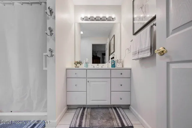 $2,200 | 11 Gilroy Street, Peckville, PA 18452