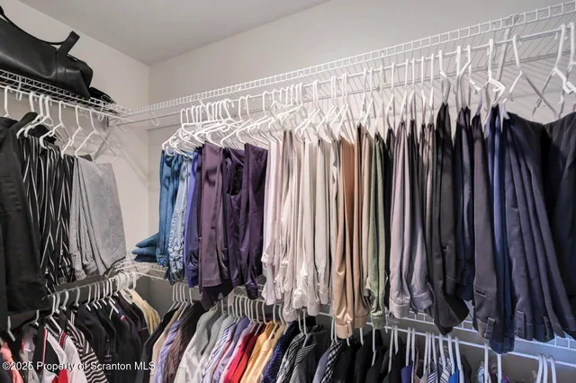 $2,200 | 11 Gilroy Street, Peckville, PA 18452