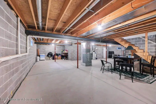 $2,200 | 11 Gilroy Street, Peckville, PA 18452