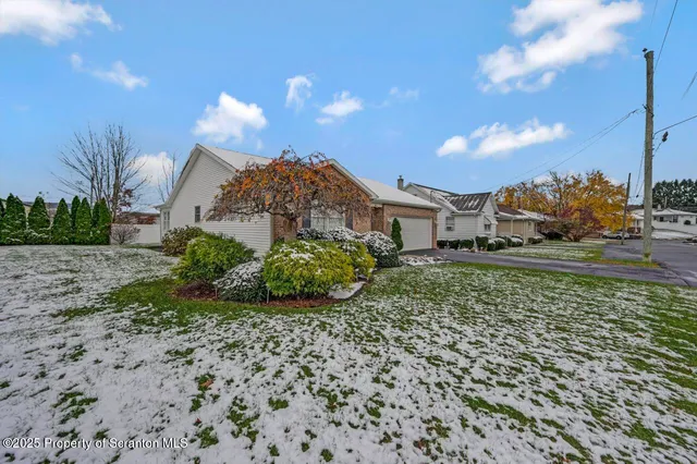 $2,200 | 11 Gilroy Street, Peckville, PA 18452