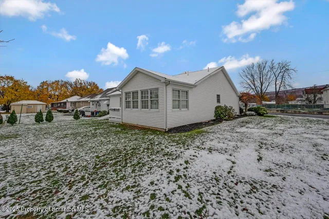 $2,200 | 11 Gilroy Street, Peckville, PA 18452