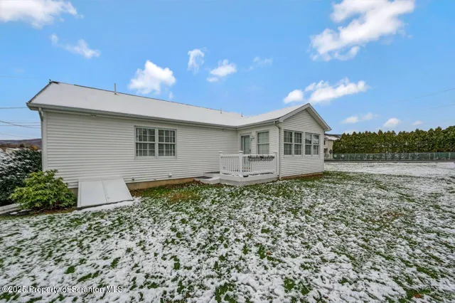 $2,200 | 11 Gilroy Street, Peckville, PA 18452