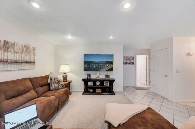 $2,200 | 11 Gilroy Street, Peckville, PA 18452