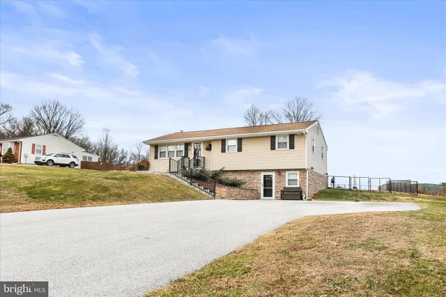 $295,000 | 25 Hemler Drive, Hanover, PA 17331