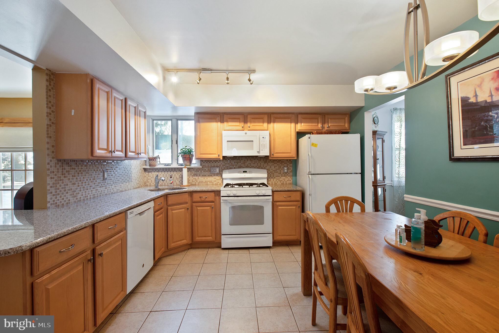 676 Ivyland Road Warminster, PA 18974 - Photo 3 of 33 Gallery Image 3