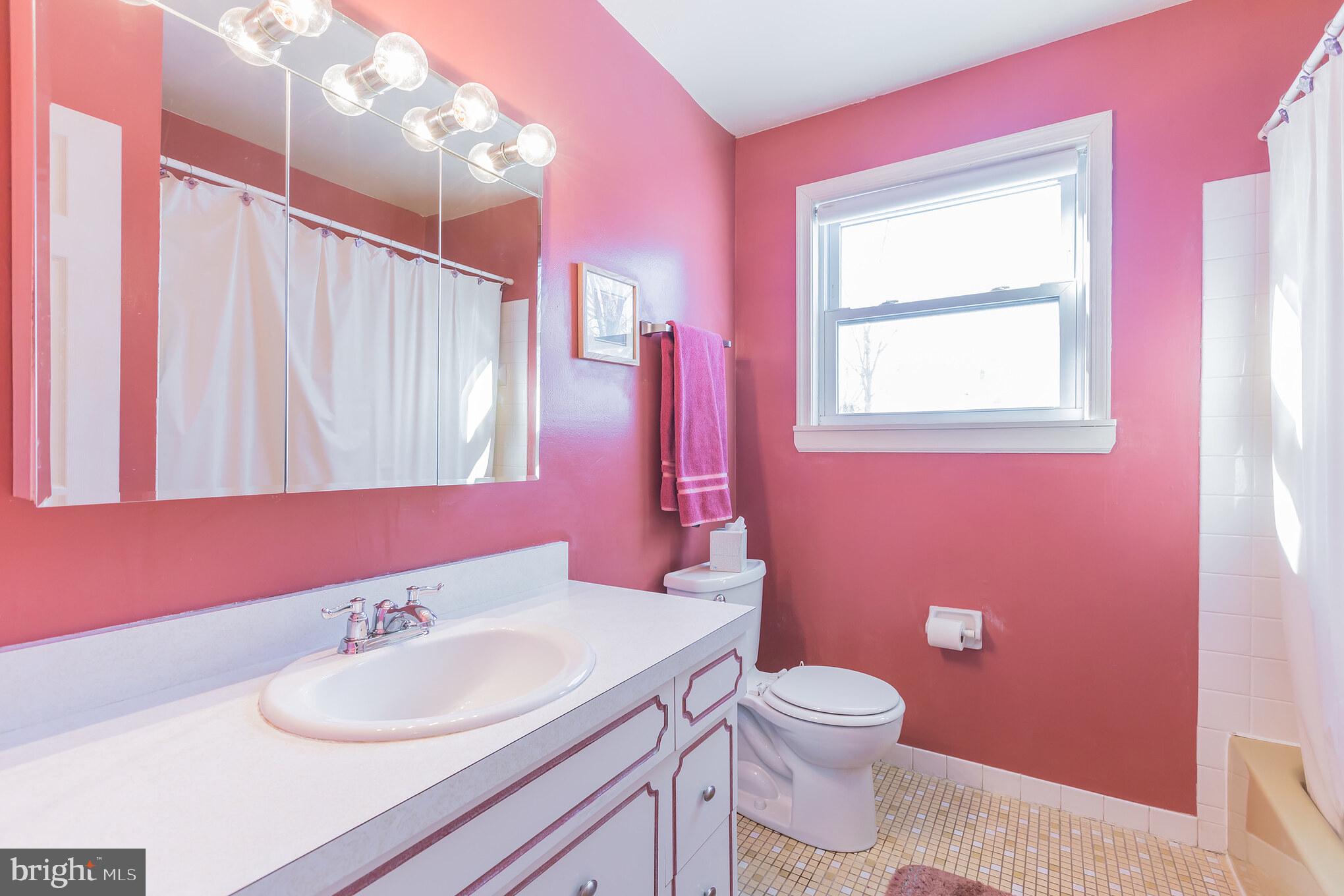 676 Ivyland Road Warminster, PA 18974 - Photo 28 of 33 Gallery Image 28