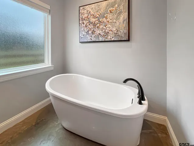 $799,000 | 20178 County Road 452, Mineola, TX 75773