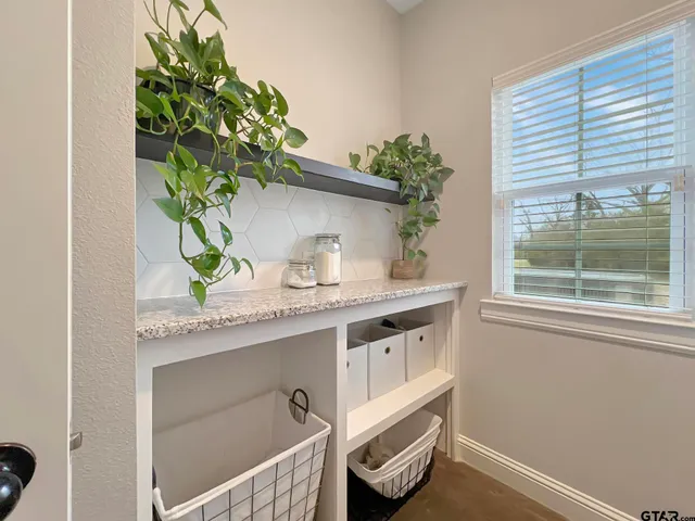 $799,000 | 20178 County Road 452, Mineola, TX 75773