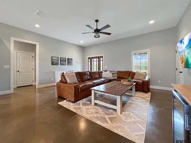 $799,000 | 20178 County Road 452, Mineola, TX 75773