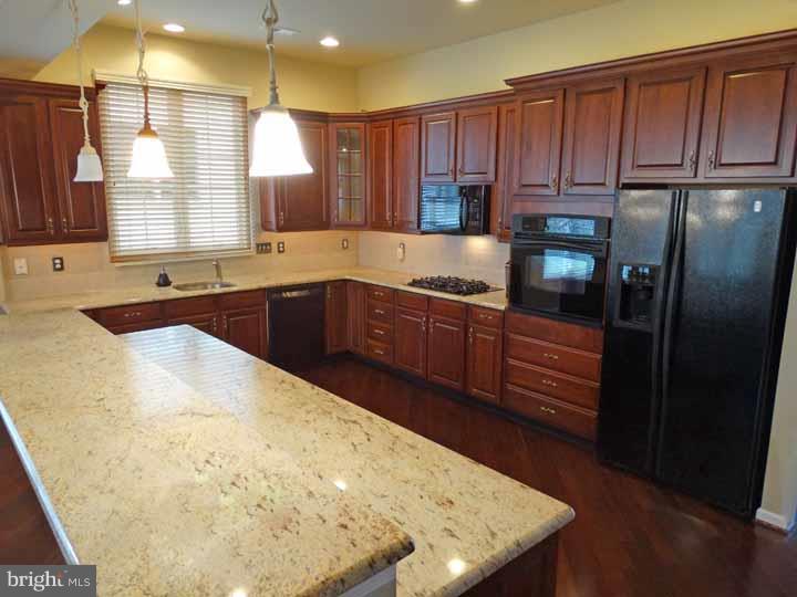 67 Sydney Road Holland, PA 18966 - Photo 6 of 25 Kitchen