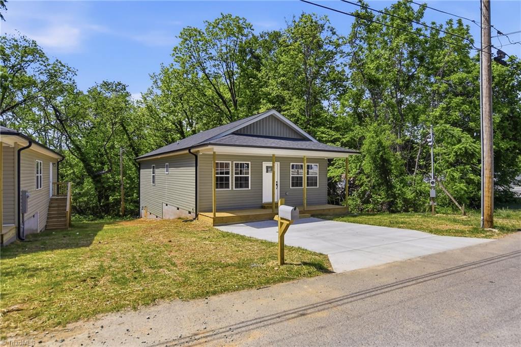 420 Bristol Street Lexington, NC 27292 - Photo 3 of 32