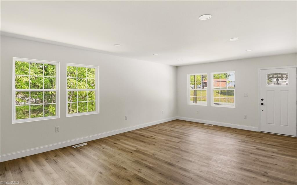 420 Bristol Street Lexington, NC 27292 - Photo 7 of 32