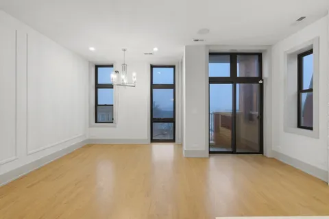 $399,000 | 4226 South Ellis Avenue, Unit 4S, Chicago, IL 60653