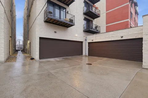 $399,000 | 4226 South Ellis Avenue, Unit 4S, Chicago, IL 60653