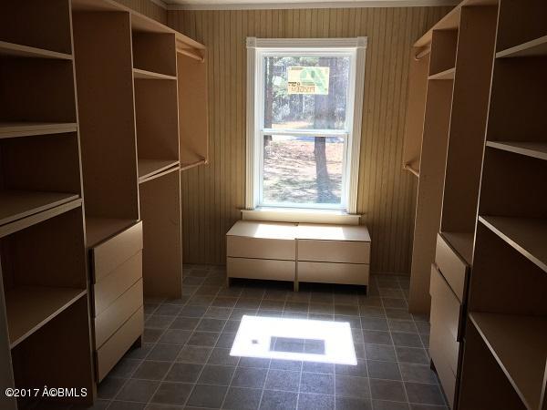 68 Crabapple Lane Ridgeland, SC 29936 - Photo 6 of 18 Master Closet