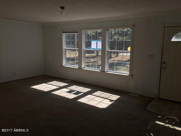 68 Crabapple Lane Ridgeland, SC 29936 - Photo 10 of 18 Living Room