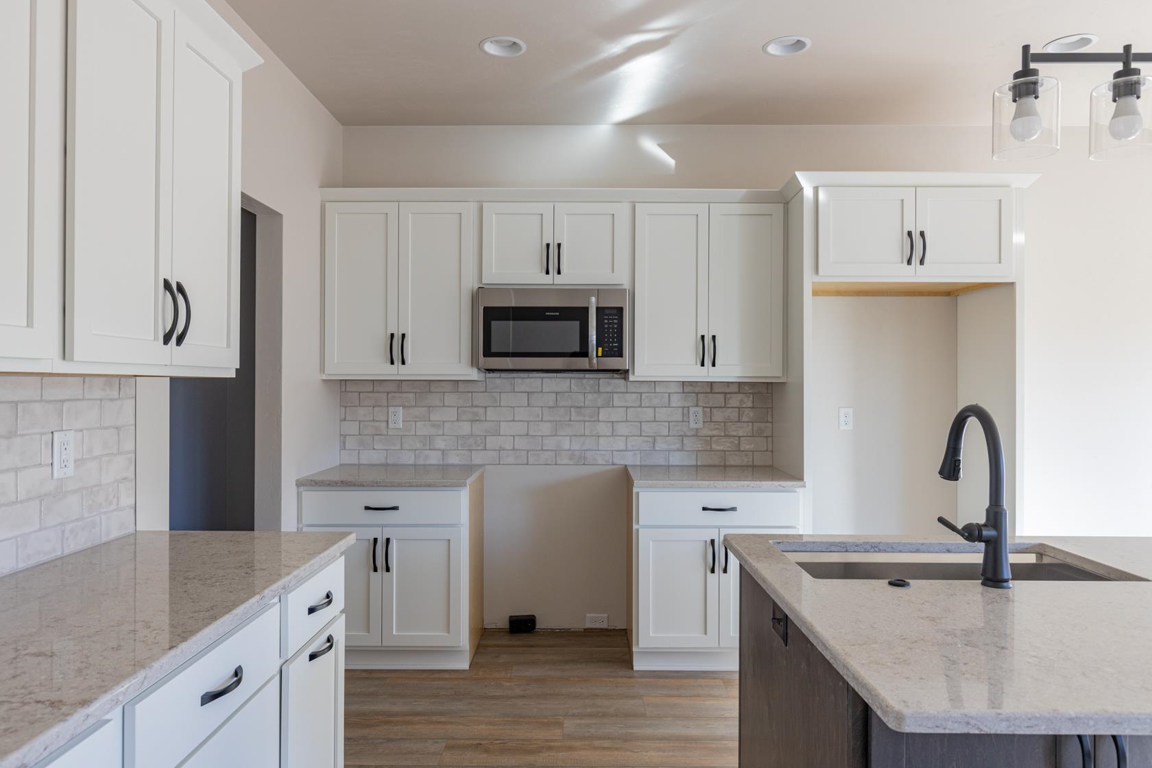 1009 Lotus Trail Menasha, WI 54952 - Photo 3 of 31