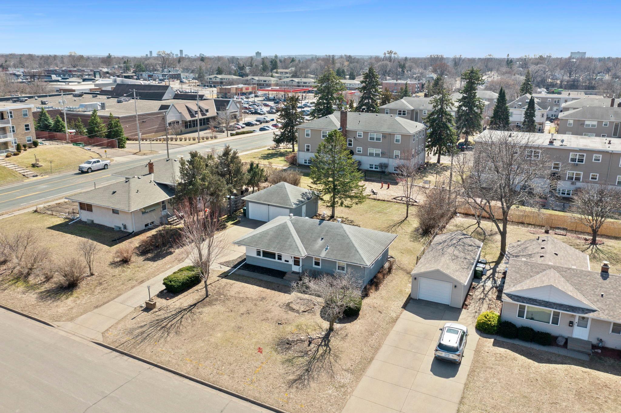 1236 Roma Avenue Roseville, MN 55113 - Photo 44 of 49