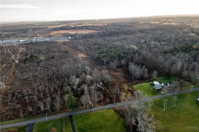 $985,000 | 8790 Van Hoesen Road, Clay, NY 13041