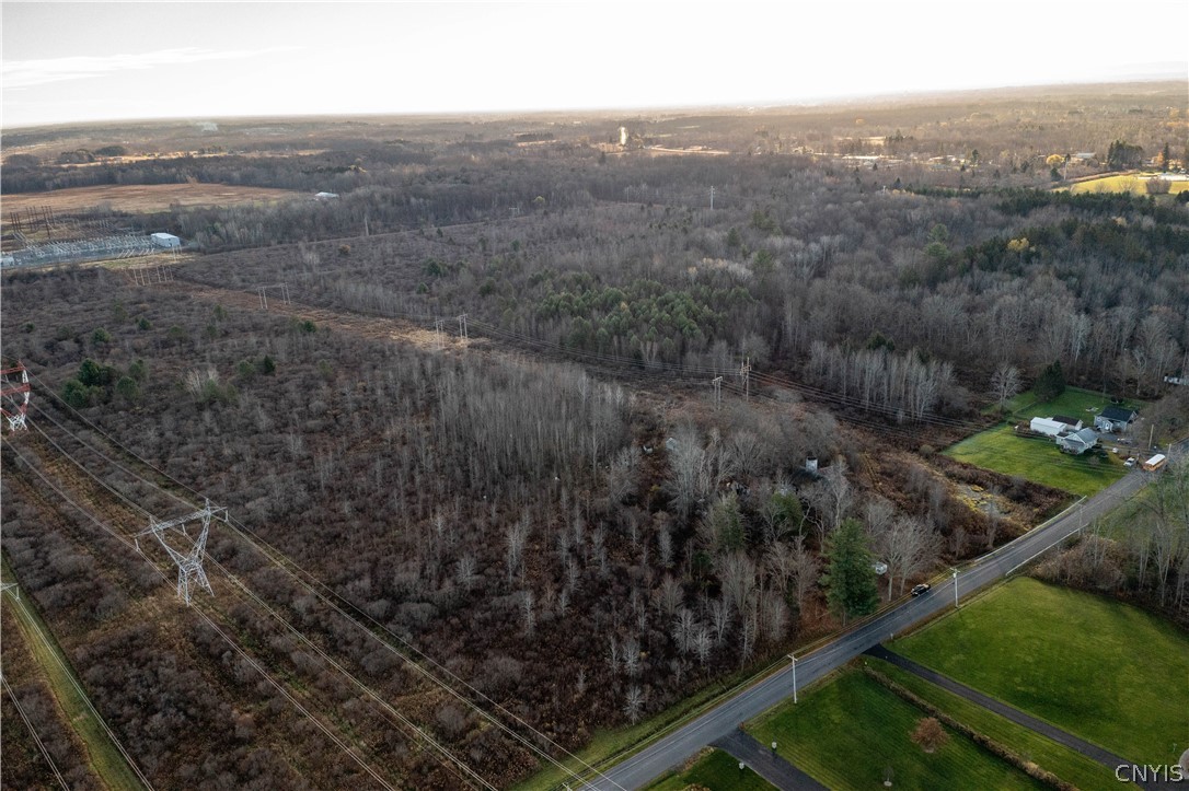 8790 Van Hoesen Road Clay, NY 13041 - Photo 3 of 5