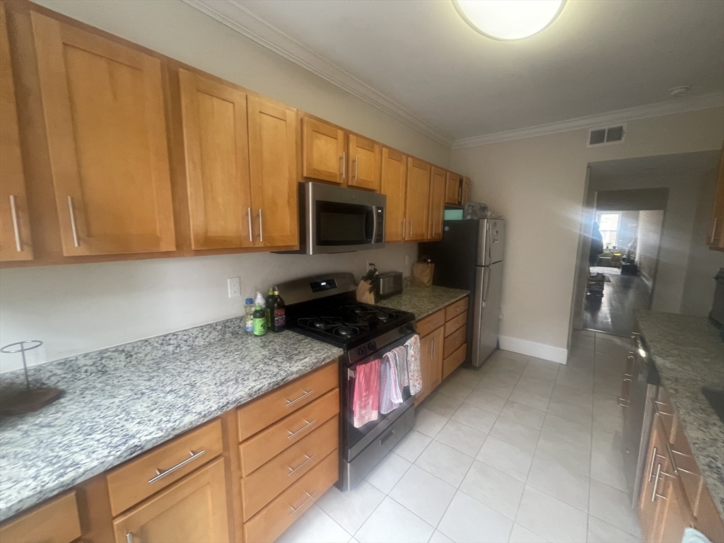 12 Short Street, Unit 5 Brookline, MA 02446 - Photo 5 of 15