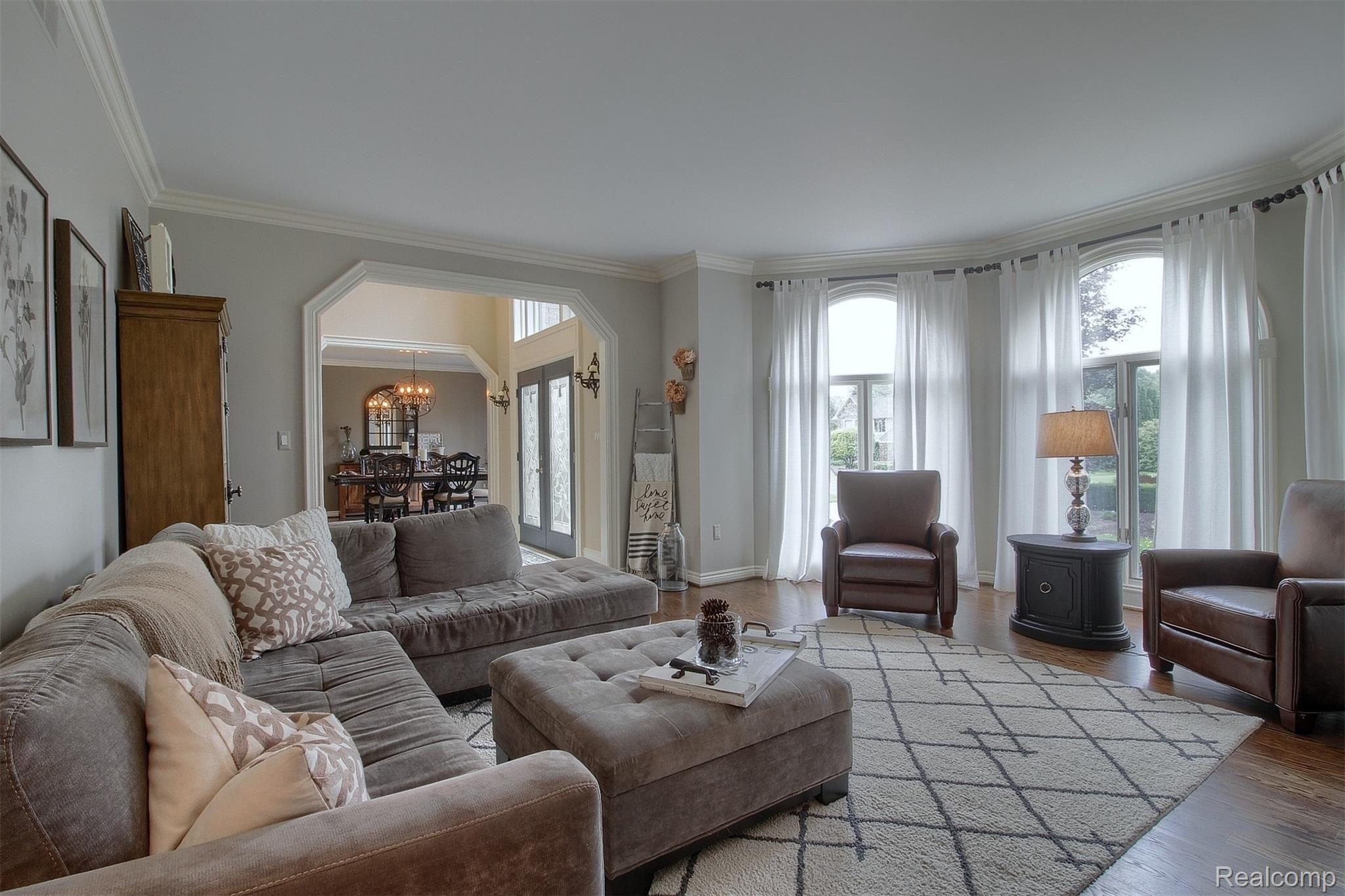 4446 Southacre Lane Rochester, MI 48306 - Photo 12 of 70 12-Living Room 2nd View.jpg