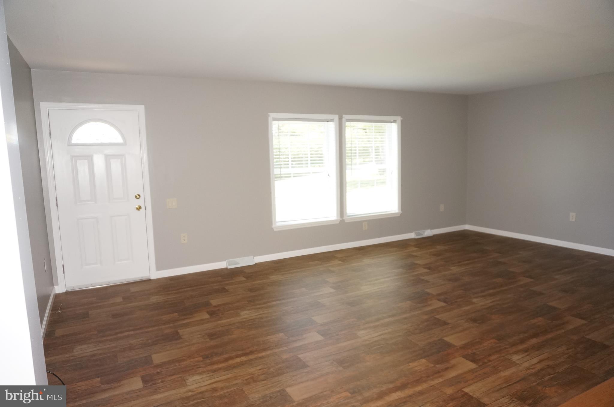 14351 Tollgate Ridge Road Hancock, MD 21750 - Photo 3 of 54 Large 21' x 13' Living Room