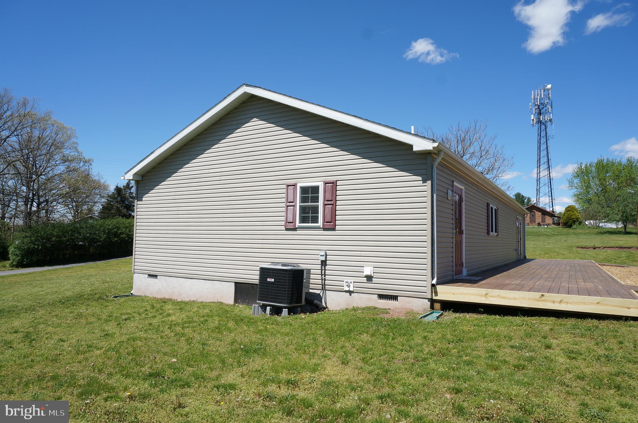 14351 Tollgate Ridge Road Hancock, MD 21750 - Photo 36 of 54 Side View