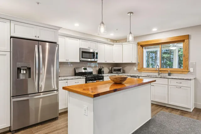 $2,399,000 | 364 Kansas Road, Bridgton, ME 04009