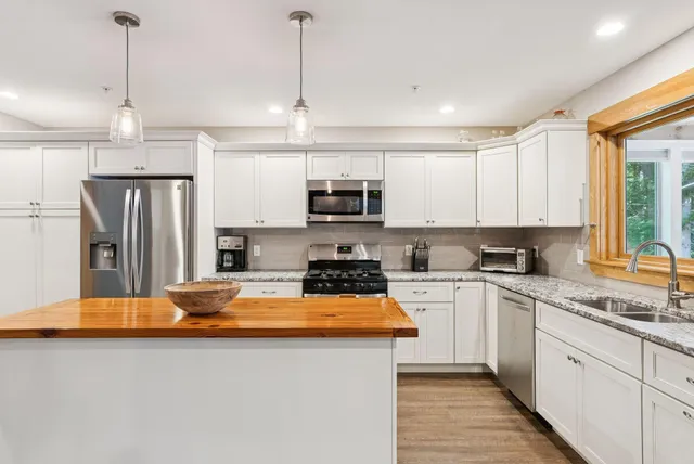 $2,399,000 | 364 Kansas Road, Bridgton, ME 04009