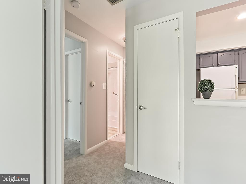 303 Trinity Court, Unit 11 Princeton, NJ 08540 - Photo 20 of 37
