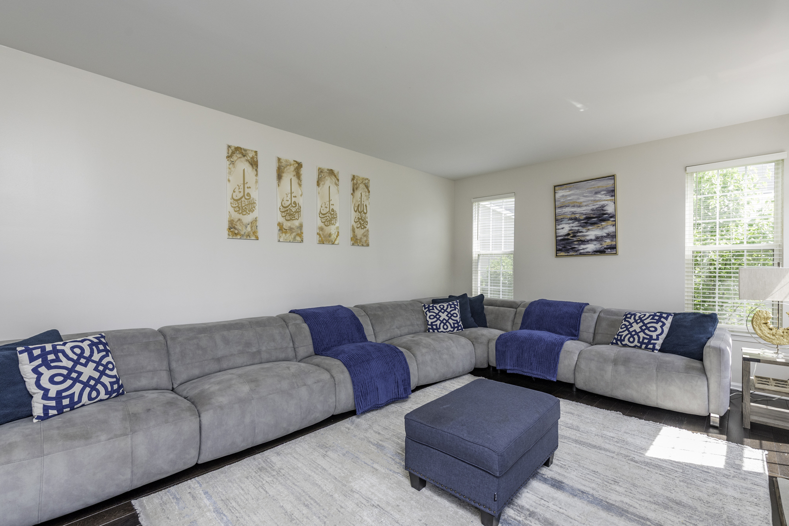 1650 Natures Way Lindenhurst, IL 60046 - Photo 21 of 55 a living room with couches and a night stand
