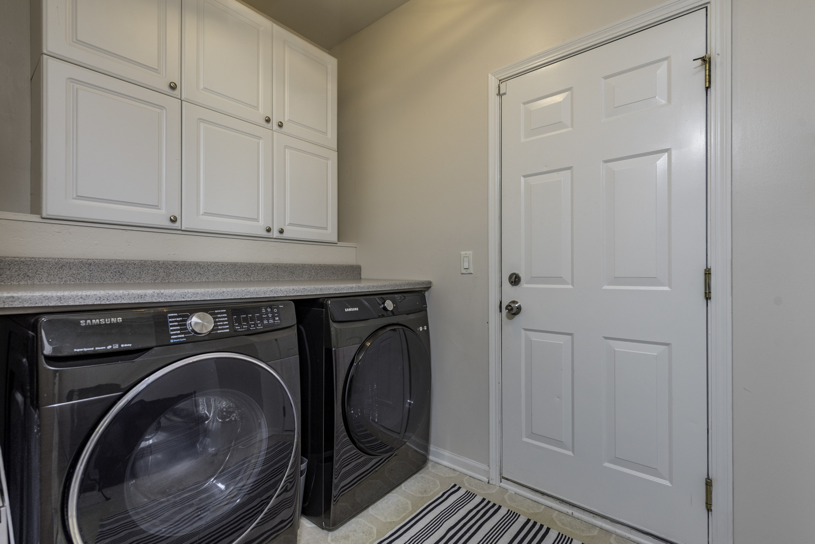1650 Natures Way Lindenhurst, IL 60046 - Photo 24 of 55 a utility room with dryer and washer