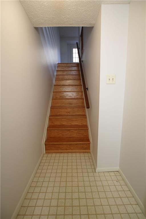 105 Rossmor Court Pittsburgh, PA 15229 - Photo 2 of 24 Entry Way