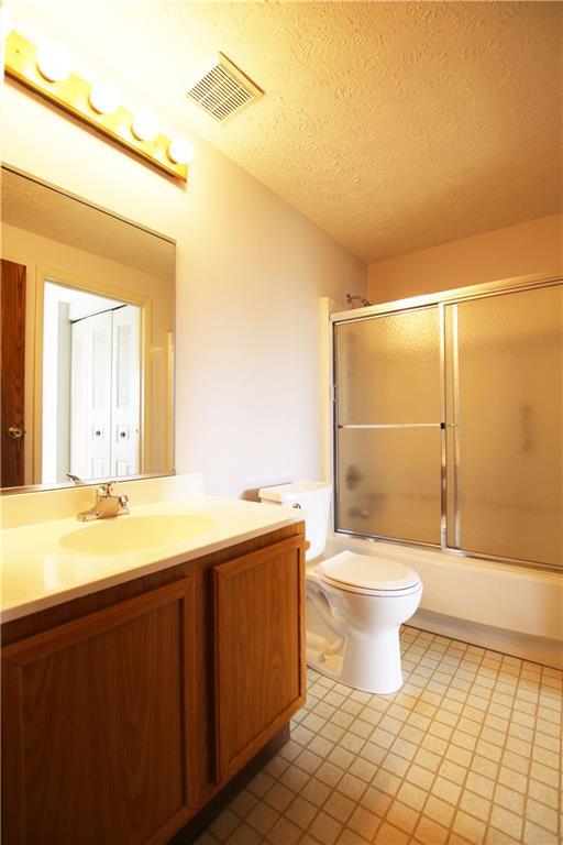 105 Rossmor Court Pittsburgh, PA 15229 - Photo 17 of 24 Full Bathroom On Second Floor