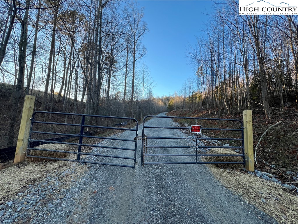 14 Blackberry Ridge Hays, NC 28635 - Photo 4 of 16 a view of outdoor space and deck