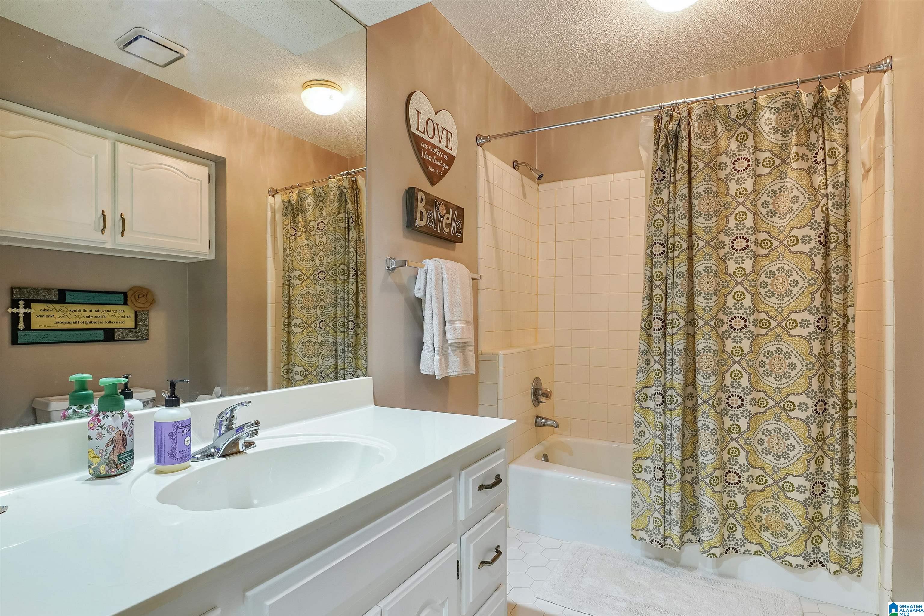 1044 Independence Court Alabaster, AL 35007 - Photo 9 of 23