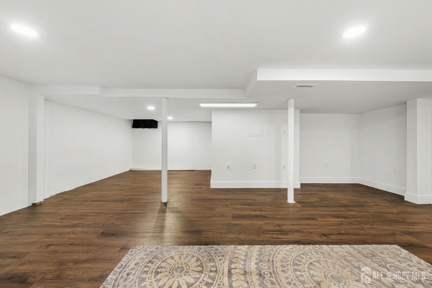 23 Longfield Road New Brunswick, NJ 08901 - Photo 13 of 50