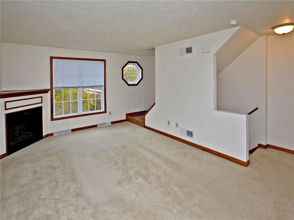 574 Reed Court Jeannette, PA 15644 - Photo 8 of 25 Gallery Image 8