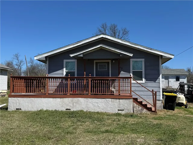 $129,000 | 305 2nd Street, Lott, TX 76656
