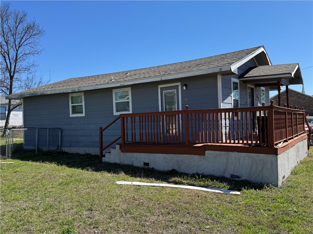 305 2nd Street Lott, TX 76656 - Photo 5 of 10